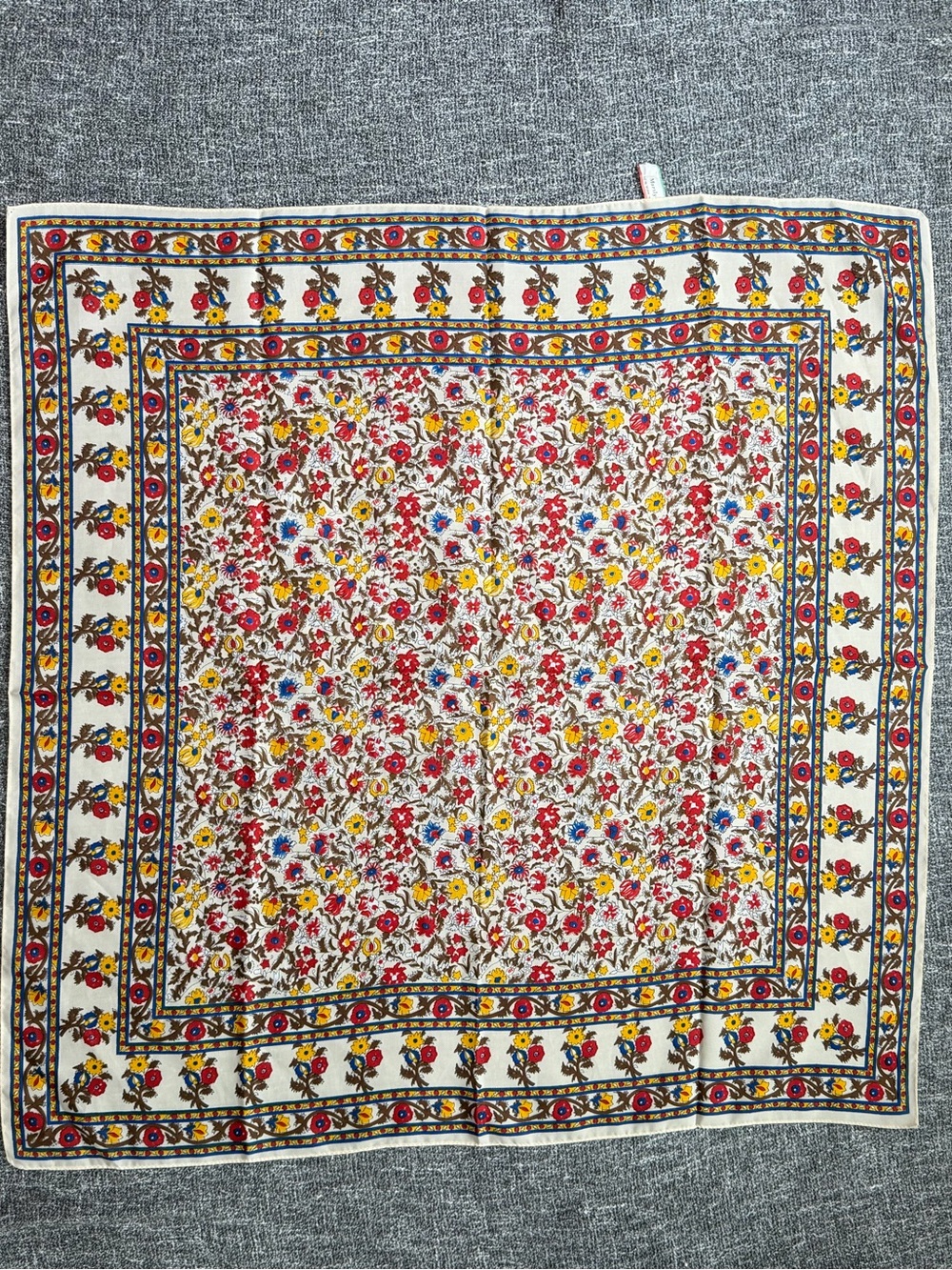 🌼Morsly Floral Printed Beige Scarf. Made in Italy, 26 x 26, 100% Polyester - Picture 2 of 12